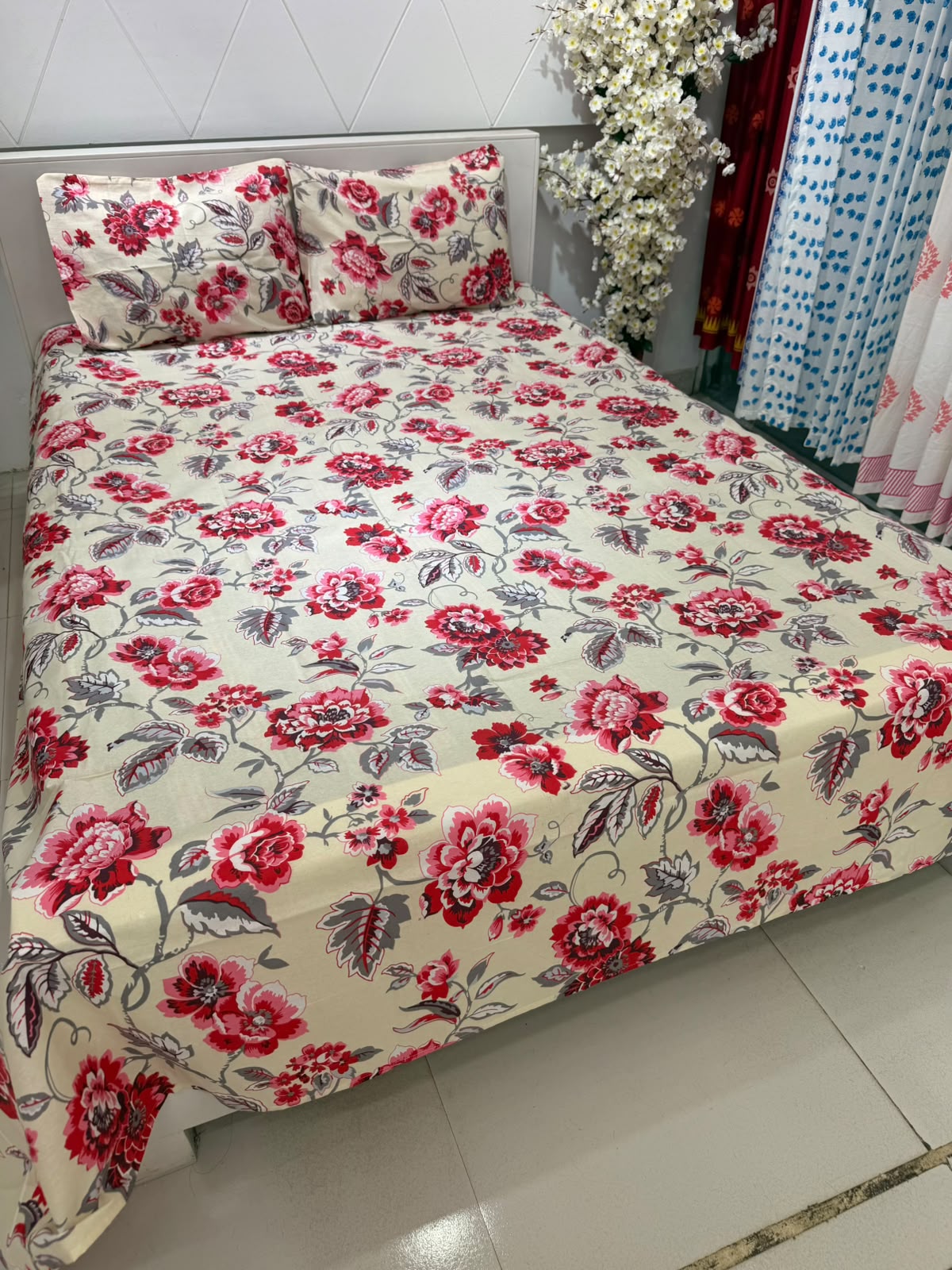 bed sheet daliya  red